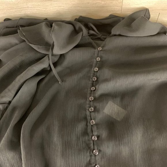 Womens Metro 7 Ruffle Button Down Blouse - Picture 11 of 11